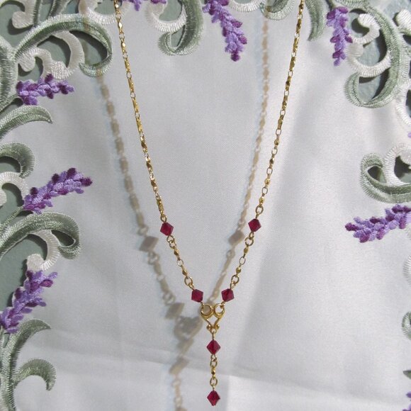 Vintage Avon Romantic Fantasy Necklace Faceted Ruby Red Beaded Goldtone - Picture 1 of 14